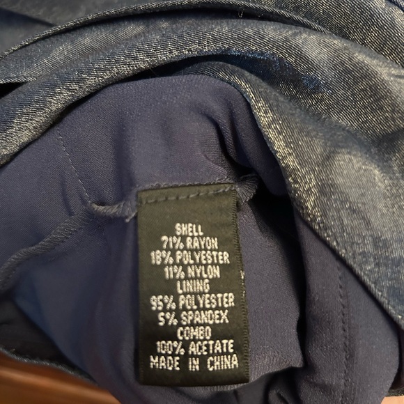 Adrianna Papell Women’s Layered V-Neck Shimmer
Dress Color Blue Size 10 - Picture 6 of 6